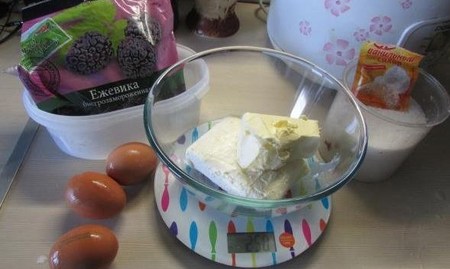 Hogyan készítsünk krémet a Cappeycakes számára: recept a vajra, a csokoládé és a fehérje krémre