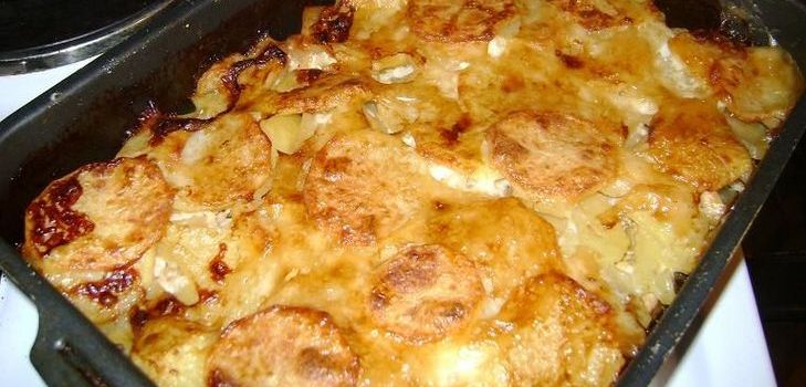 Burgonya hússal a sütőben: hogyan főzni finom? Burgonya hússal a sütőben: hogyan főzni finom?