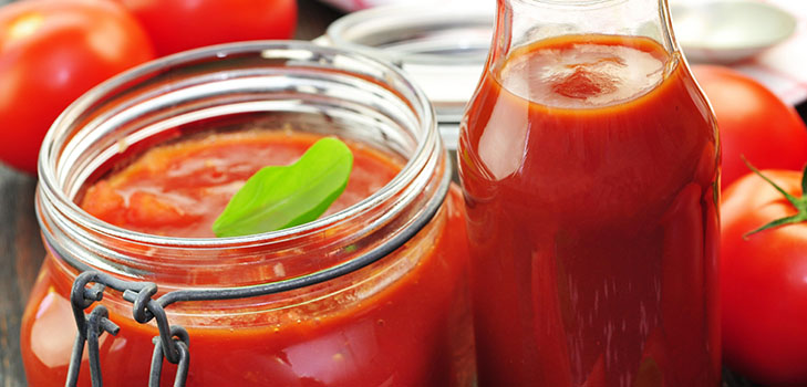 Ketchup saját kézből paradicsomból: lépésről-lépésre receptek a betakarításhoz a télen