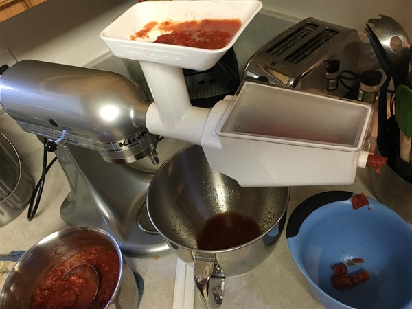 Ketchup saját kézből paradicsomból: lépésről-lépésre receptek a betakarításhoz a télen