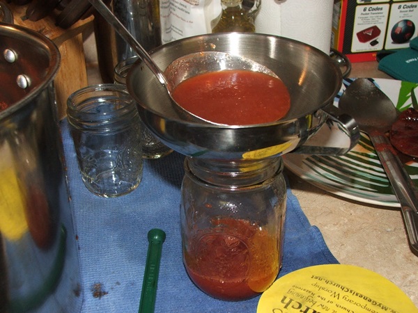 Ketchup saját kézből paradicsomból: lépésről-lépésre receptek a betakarításhoz a télen