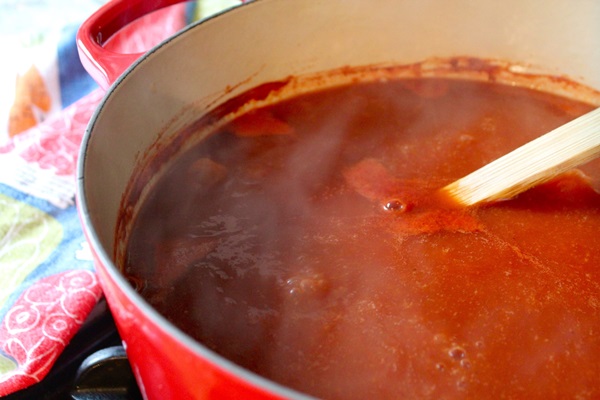 Ketchup saját kézből paradicsomból: lépésről-lépésre receptek a betakarításhoz a télen