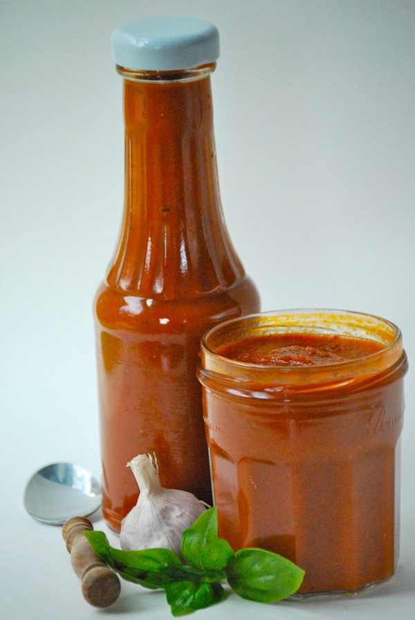 Ketchup saját kézből paradicsomból: lépésről-lépésre receptek a betakarításhoz a télen
