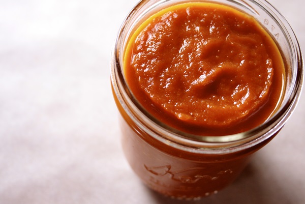 Ketchup saját kézből paradicsomból: lépésről-lépésre receptek a betakarításhoz a télen