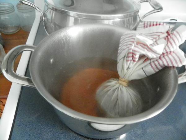Ketchup saját kézből paradicsomból: lépésről-lépésre receptek a betakarításhoz a télen