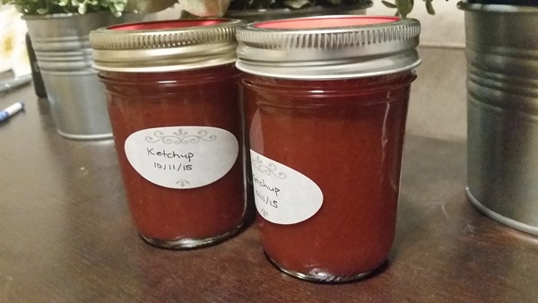 Ketchup saját kézből paradicsomból: lépésről-lépésre receptek a betakarításhoz a télen