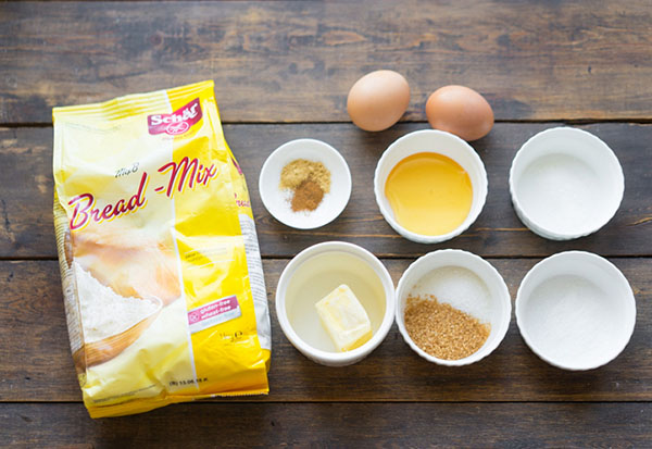 Egyszerű recept a szilveszteri süteményekhez fűszerekkel