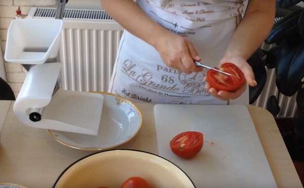 Paradicsom a saját gyümölcsléjében télen, receptek fotókkal