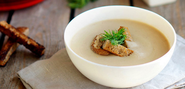 Egy egyszerű recept: tejszínes leves gombával