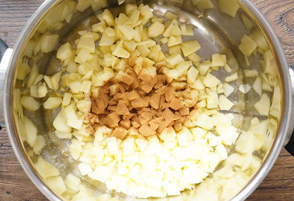 Egyszerű recept az alma torta fahéjjal