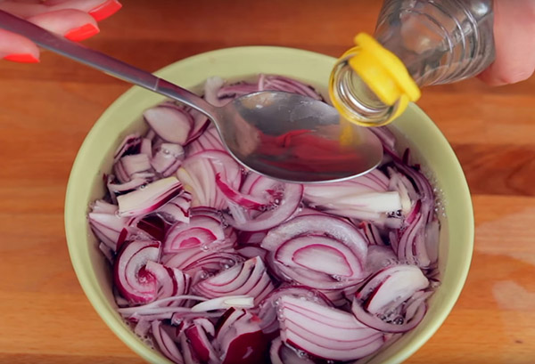 Recept heringre a szőrme alatt az újév otthon - klasszikus, tekercs, alma lépésről lépésre