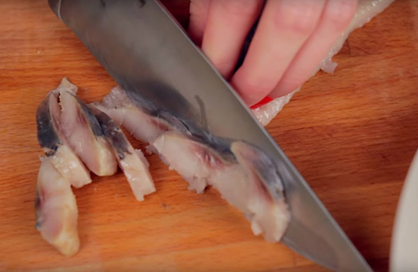 Recept heringre a szőrme alatt az újév otthon - klasszikus, tekercs, alma lépésről lépésre
