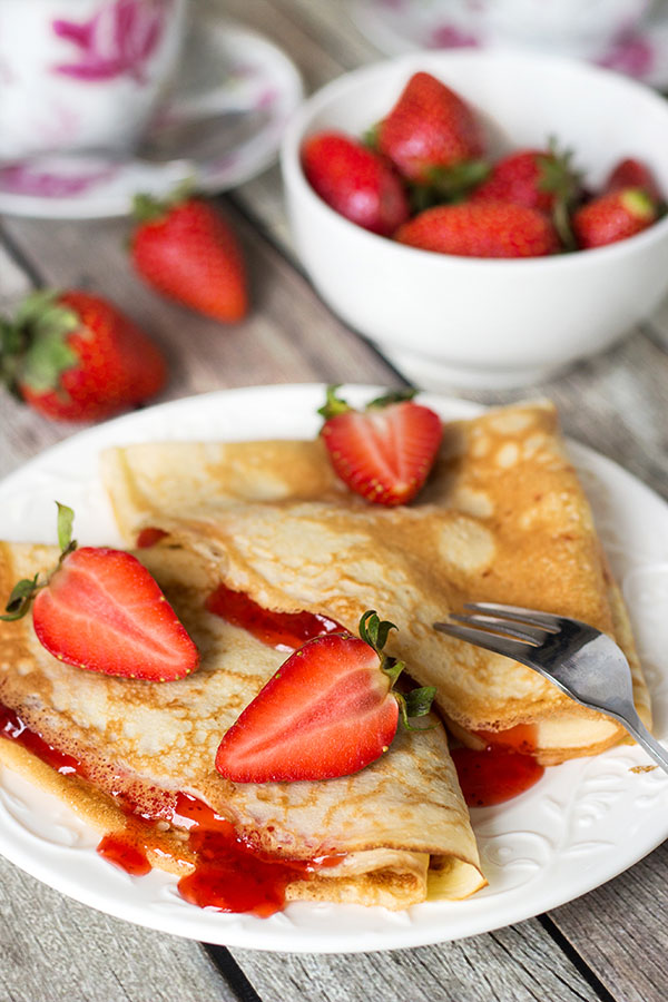 A Pancake Day 2017-es palacsinta eredeti receptjei lépésről lépésre a képen: tejjel, kefiren, élesztőn, minden ízléssel