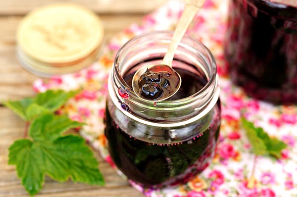 Rizs cukorral télen főzés nélkül, Pyatiminutka, fagyasztva. Currant recept, télen cukorral (hűtőszekrény nélkül)