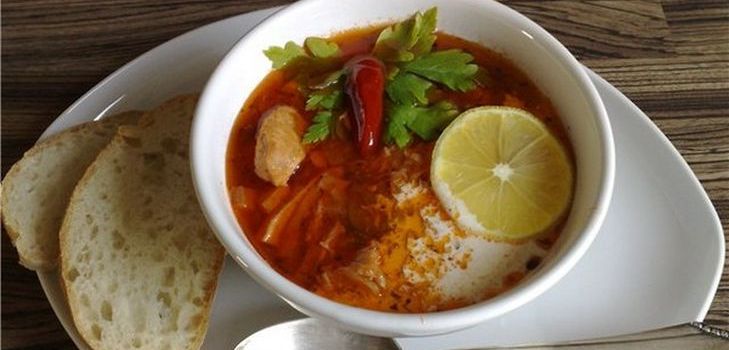 Solyanka a kedvenc vendégeknek: tippek a főzéshez