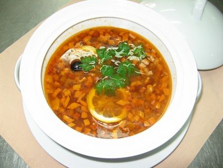 Solyanka a kedvenc vendégeknek: tippek a főzéshez