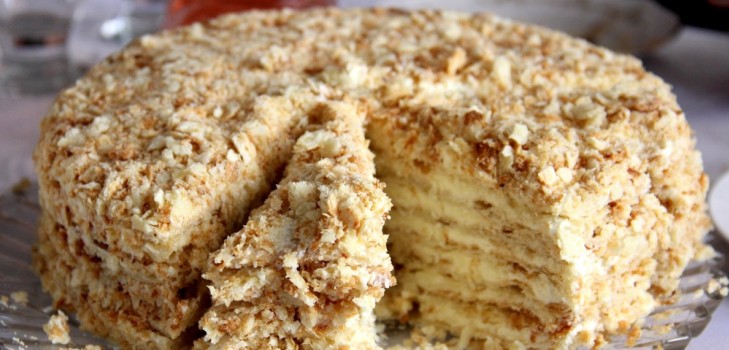 Torta sütőben: elkészítjük a lágy süteményeket a legjobb receptek szerint