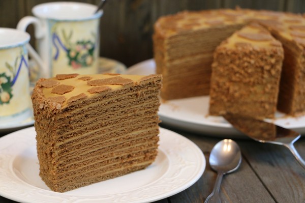 Torta sütőben: elkészítjük a lágy süteményeket a legjobb receptek szerint