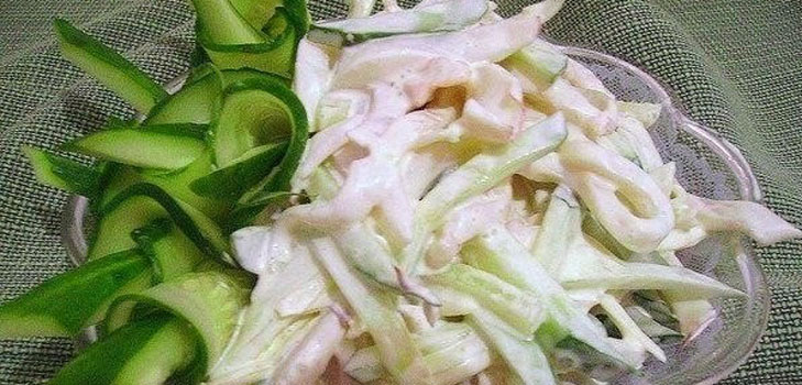 Kúpos asztali dekoráció - tintahal saláta
