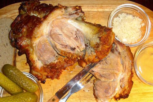 Veprevo térd cseh nyelven, recept egy fotóval. Hogyan főzni egy sült csülköt sütve az otthonában, lépésről lépésre