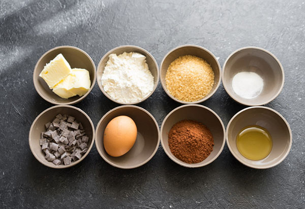 Egy finom recept: nagy csokoládé-sütemény fűszerekkel