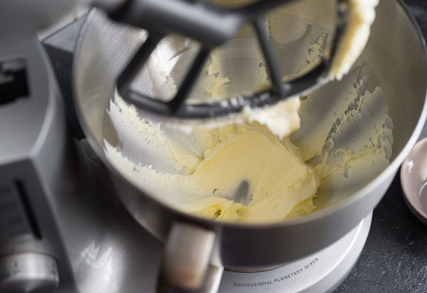 Egy finom recept: nagy csokoládé-sütemény fűszerekkel
