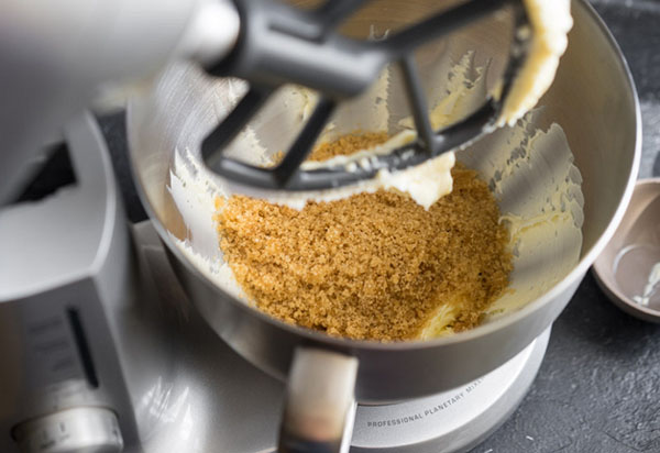 Egy finom recept: nagy csokoládé-sütemény fűszerekkel