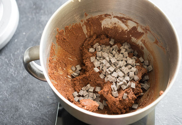 Egy finom recept: nagy csokoládé-sütemény fűszerekkel