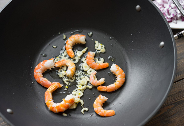 Ízletes recept a garnélarákok tészta számára