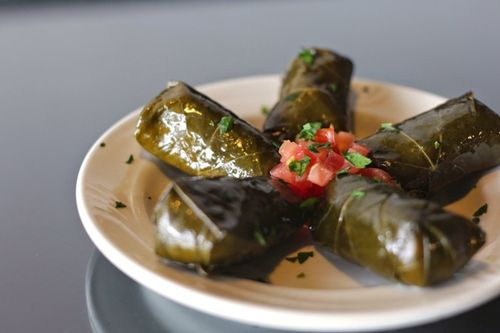A szőlőlevél betakarítására szolgáló recept a dolma számára Hogyan válogass a szőlőlevél a dolmára