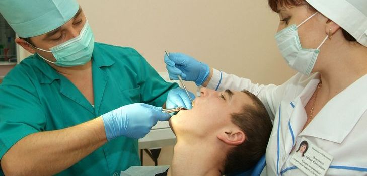 Mi a teendő a bölcsesség fog eltávolítása után: következmények és tippek