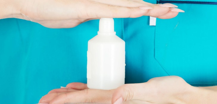 Hogyan kell tisztítani a füleket hidrogén-peroxiddal?