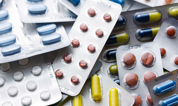Az influenza és a SARS kezelése felnőttek otthonában: olcsó gyógyszerek és népi gyógymódok. Doktor Komarovszkij tanácsát, hogyan kell kezelni az influenza gyermekeknél