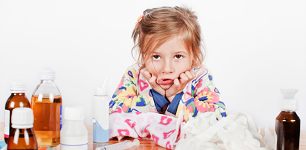 Az influenza és a SARS kezelése felnőttek otthonában: olcsó gyógyszerek és népi gyógymódok. Doktor Komarovszkij tanácsát, hogyan kell kezelni az influenza gyermekeknél